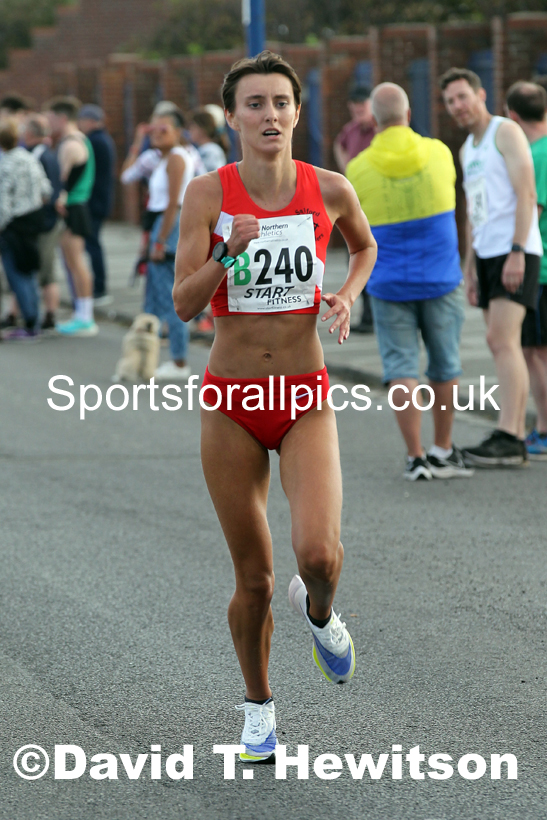 Senior womens 4 stage relay, 2021 Northern 6 and 4 Stage and Young Athletes Road Relays, Redcar. Photo: David T. Hewitson/Sports for All Pics